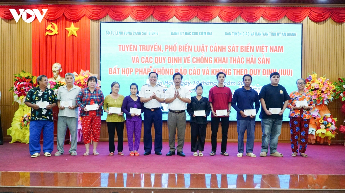 an giang tuyen truyen phap luat chong khai thac iuu cho ngu dan kien hai hinh anh 2