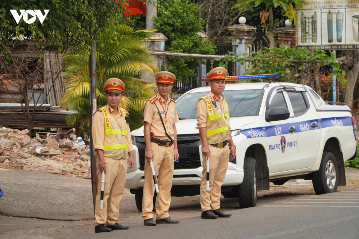 Dong nai mo cao diem xu ly vi pham xe khach, keo giam tai nan giao thong hinh anh 2