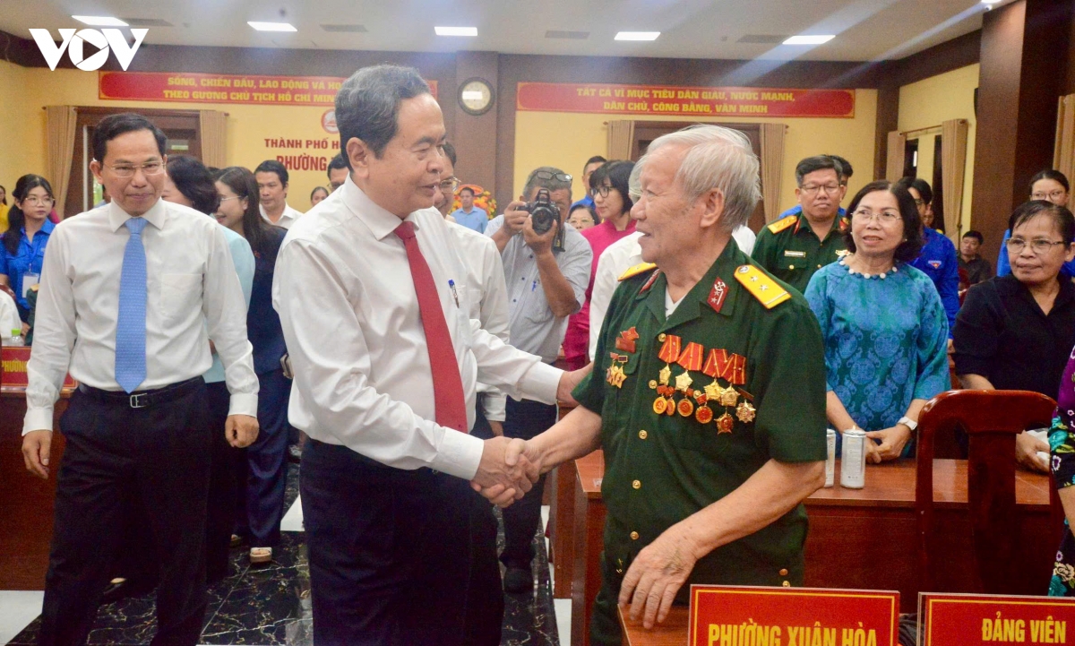 chu tich quoc hoi giao duc dang vien tre noi theo cac the he dang vien di truoc hinh anh 3