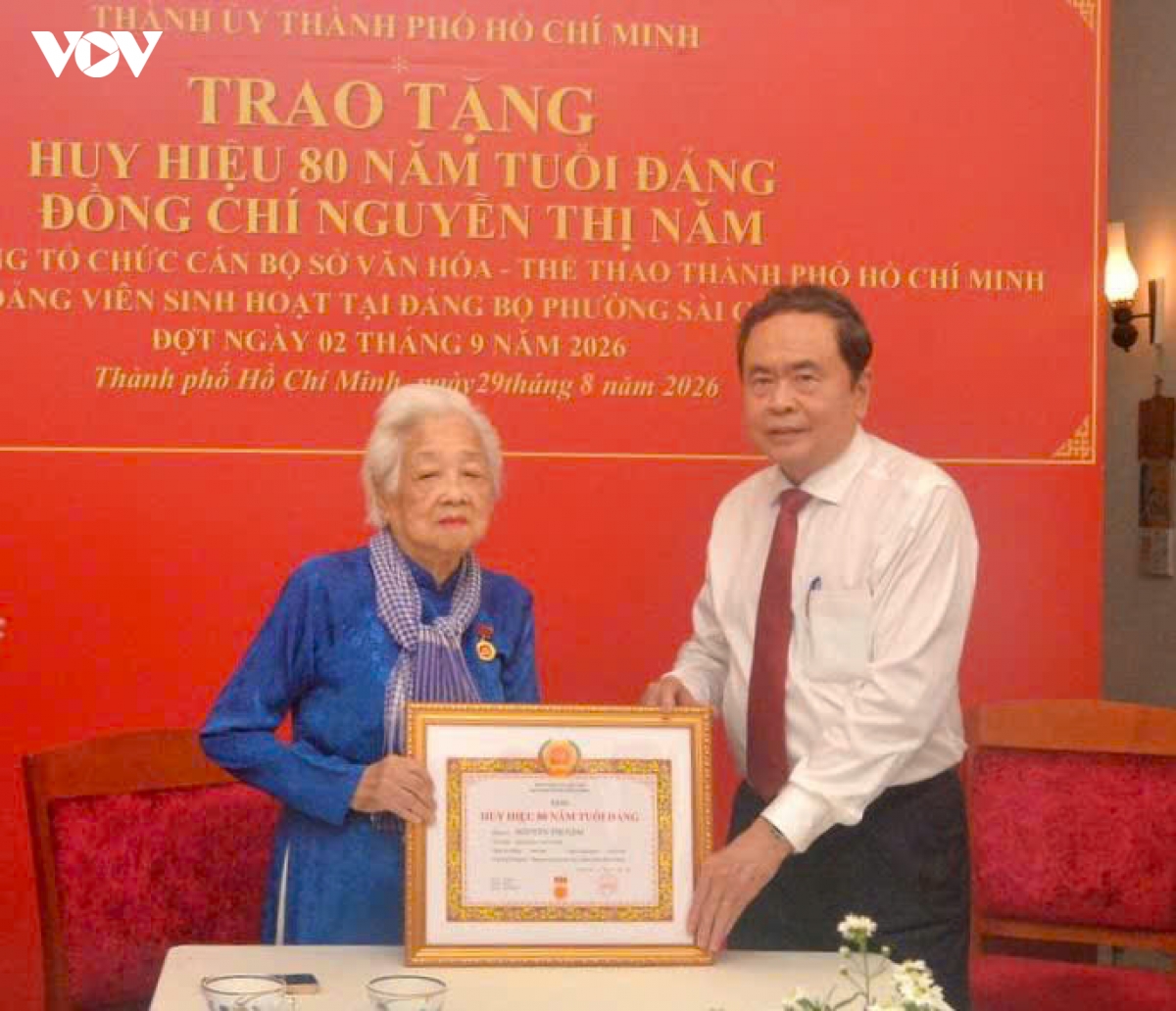 chu tich quoc hoi giao duc dang vien tre noi theo cac the he dang vien di truoc hinh anh 4
