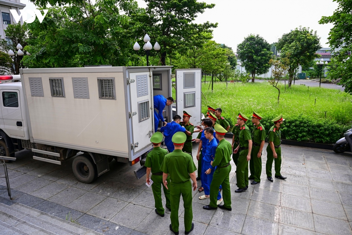 dan giai cuu thu truong nguyen ba hoan va cac bi cao hau toa hinh anh 1