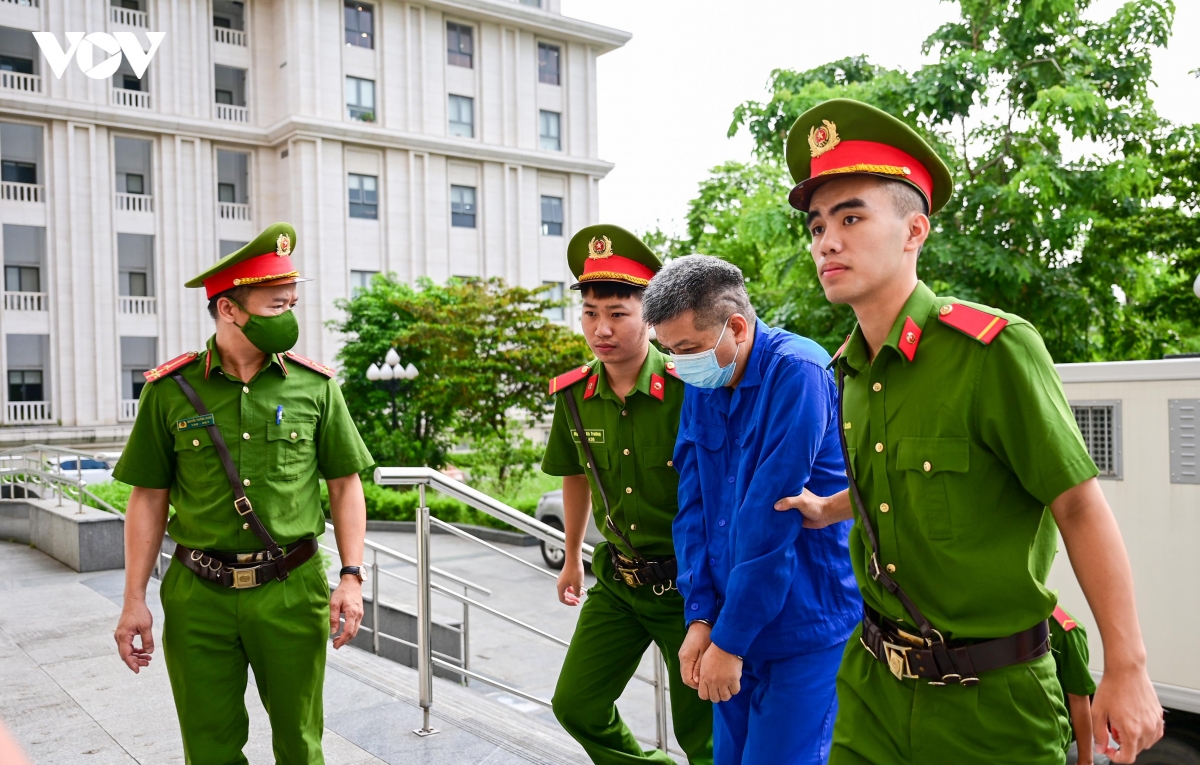dan giai cuu thu truong nguyen ba hoan va cac bi cao hau toa hinh anh 6