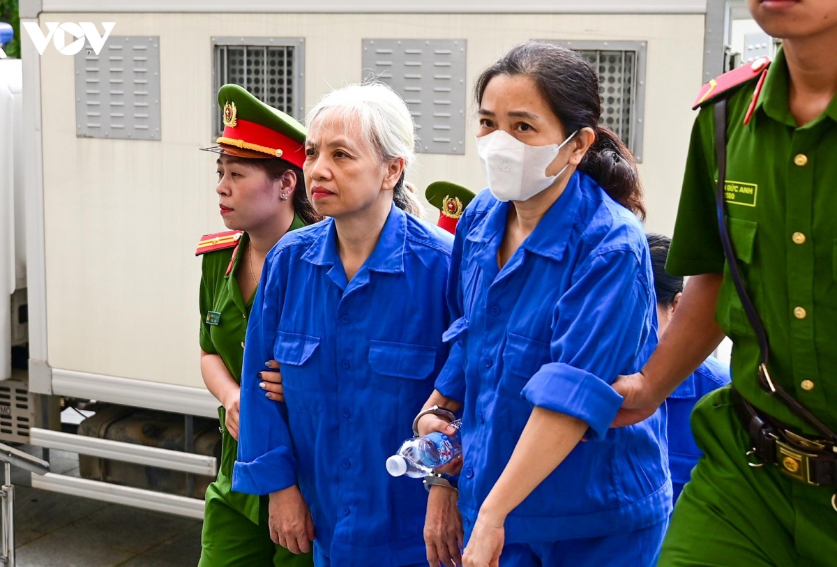dan giai cuu thu truong nguyen ba hoan va cac bi cao hau toa hinh anh 5