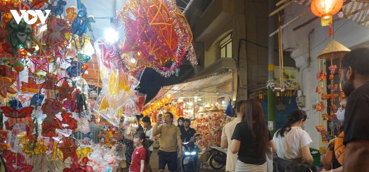 gia long den tang nhe, mau ma da dang nhung khach mua chua nhieu hinh anh 3