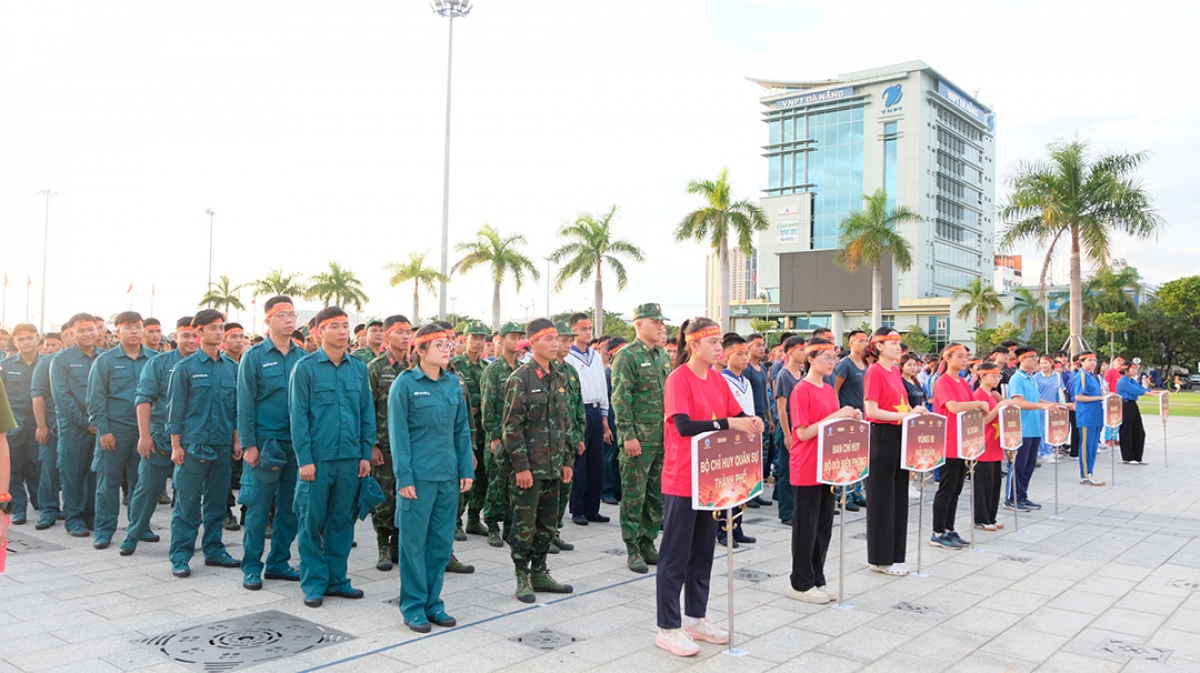 giai dua thuyen truyen thong tren song han Da nang dip quoc khanh 2 9 hinh anh 3
