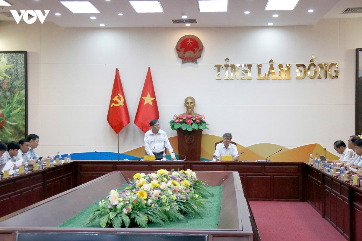 dai-dien-lanh-dao-ubnd-tinh-lam-dong-phat-bieu.jpg