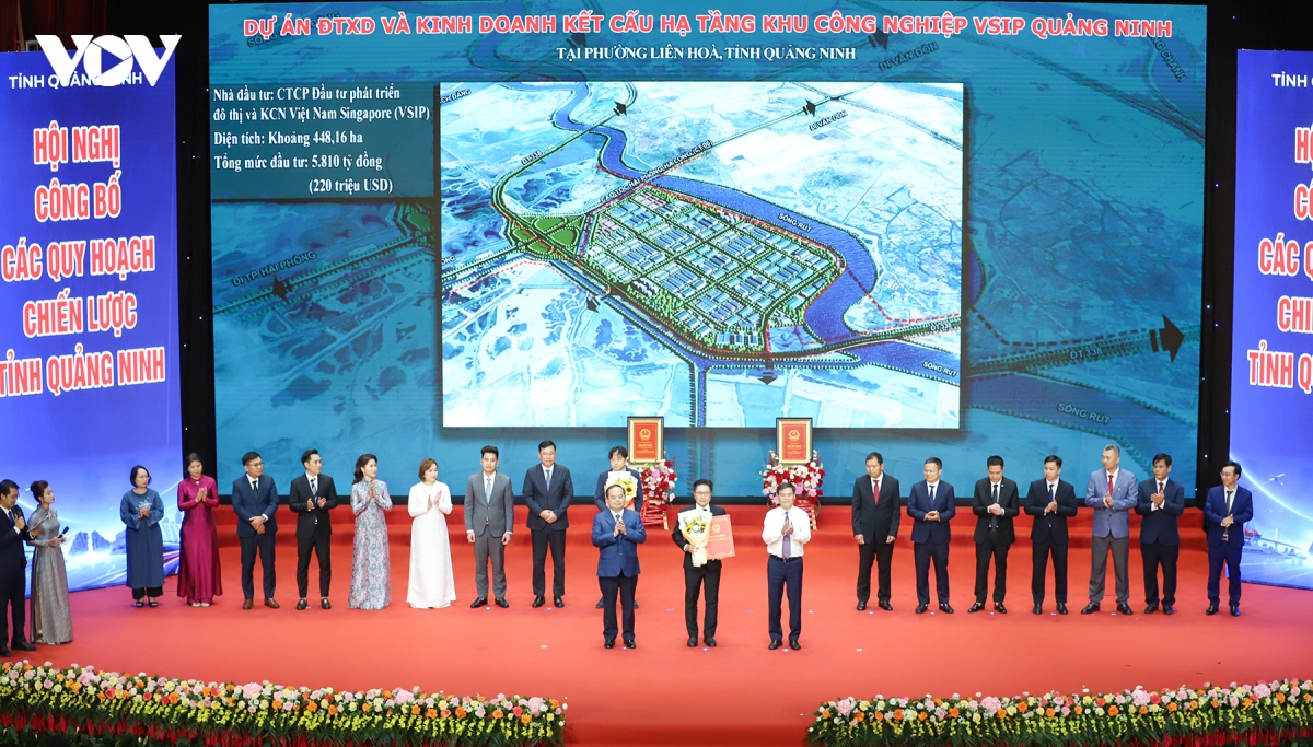 thanh pho quang ninh buoc vao tam voc moi hinh anh 4