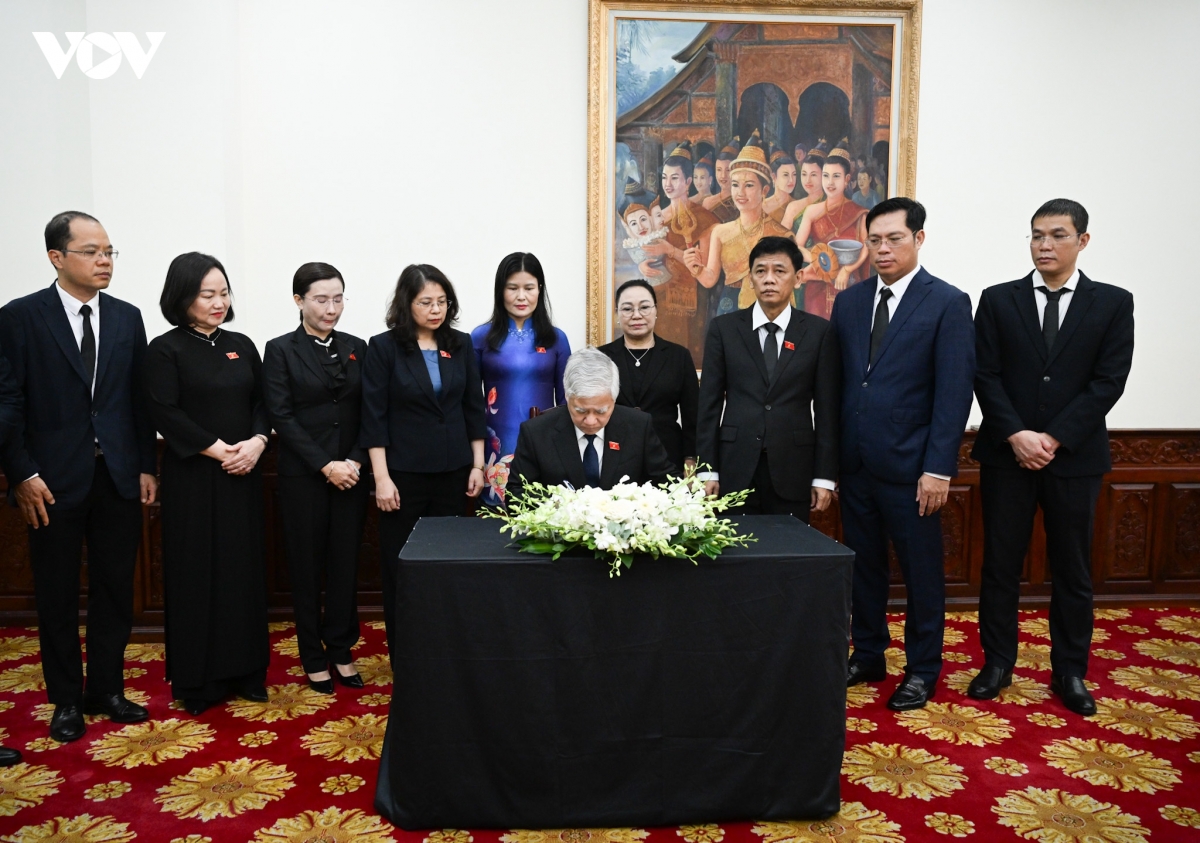 pho chu tich quoc hoi Do van chien vieng dong chi saysomphone phomvihane hinh anh 3