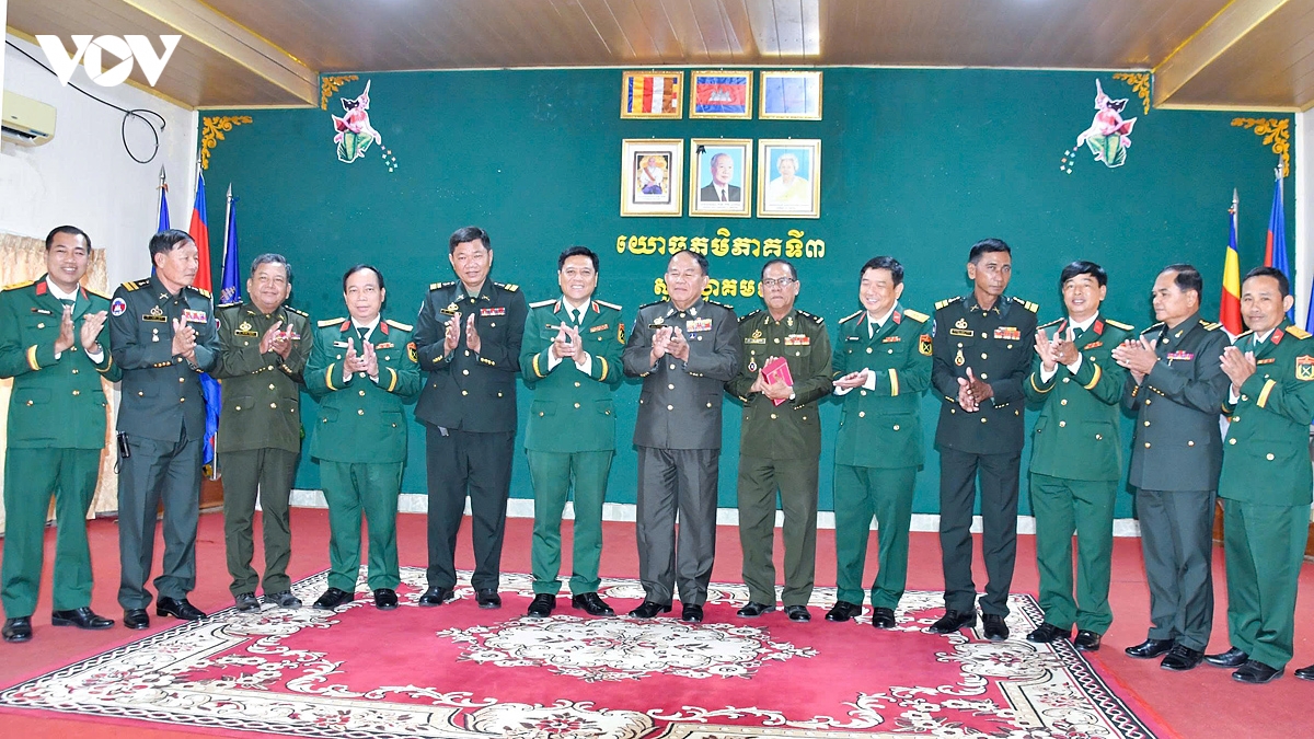 quan khu 9 phoi hop tim kiem, hoi huong hai cot liet si viet nam tai campuchia hinh anh 4