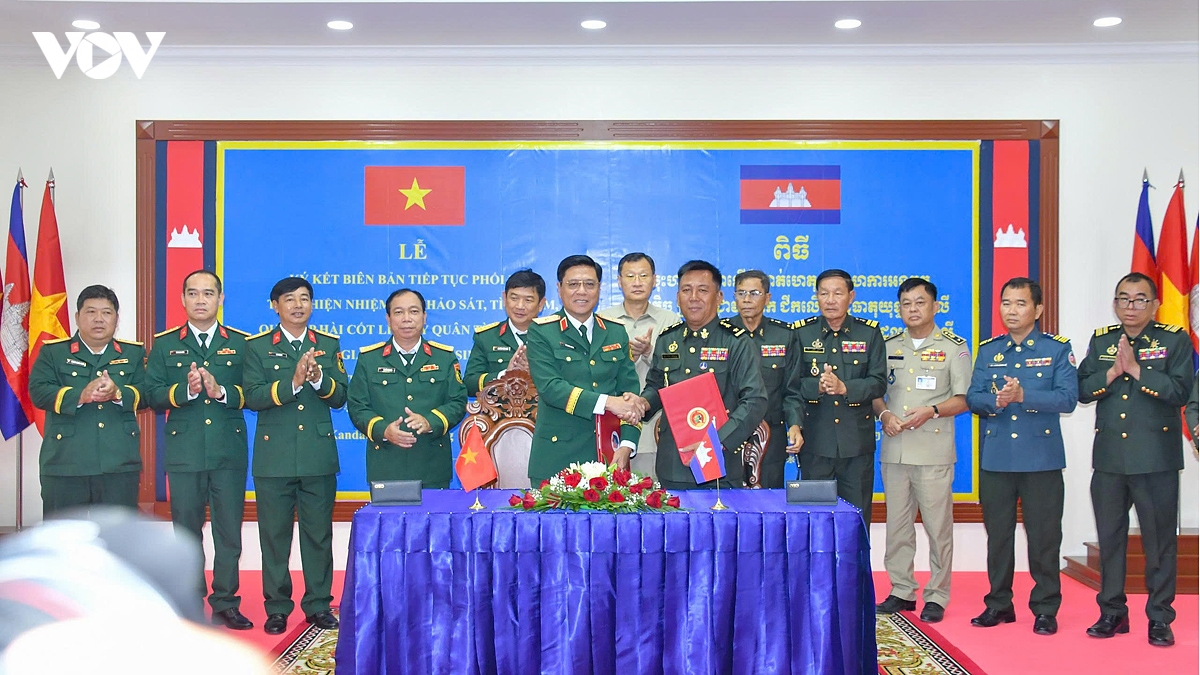 quan khu 9 phoi hop tim kiem, hoi huong hai cot liet si viet nam tai campuchia hinh anh 5