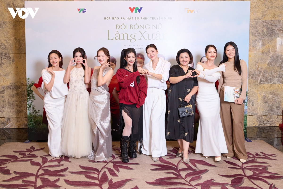 Dan le, thanh huong lam nu cau thu bong da trong phim moi tren vtv hinh anh 1