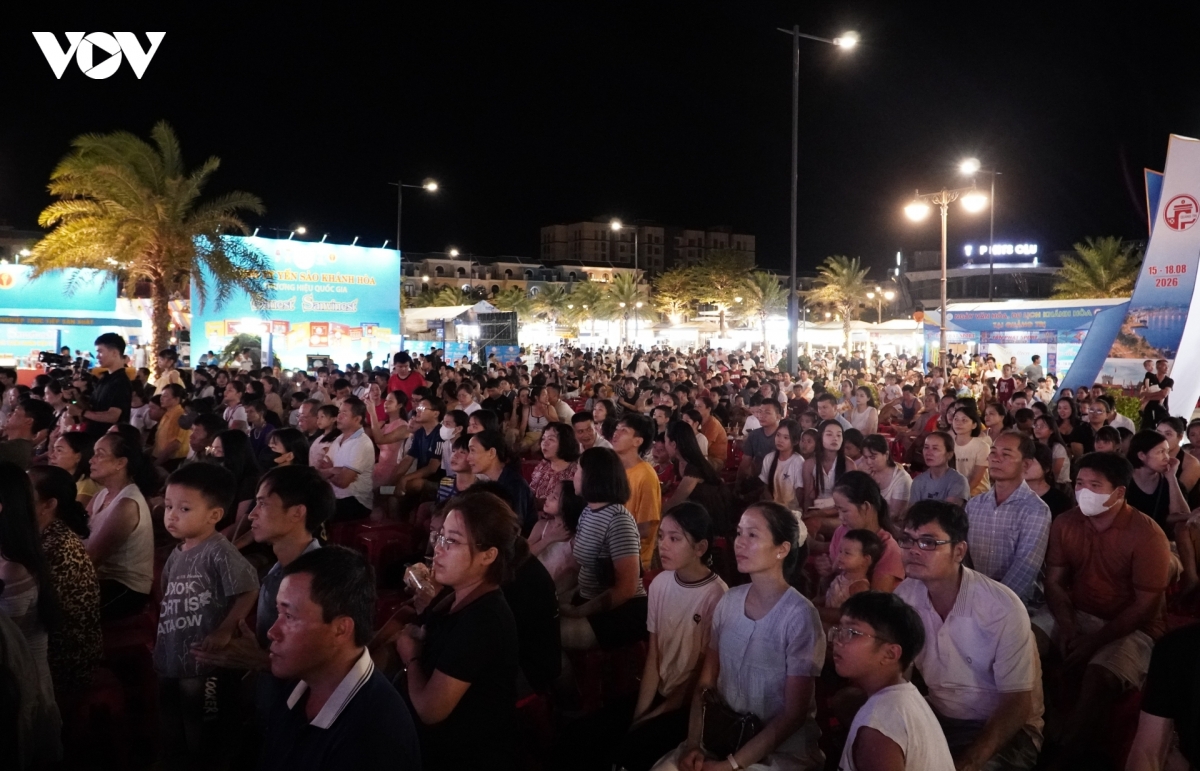 quang tri - khanh hoa tu mien hoa lua den vinh ngoc xanh hinh anh 2