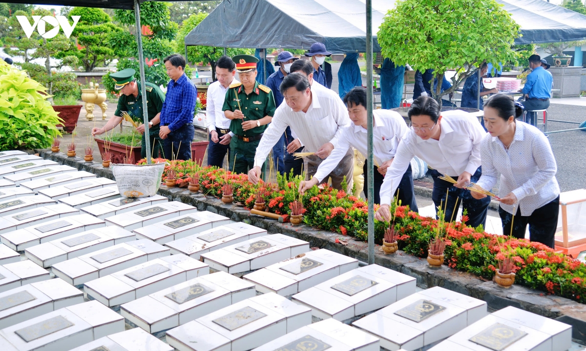 an giang, Dong thap day nhanh lay mau adn, xac dinh danh tinh liet si hinh anh 3