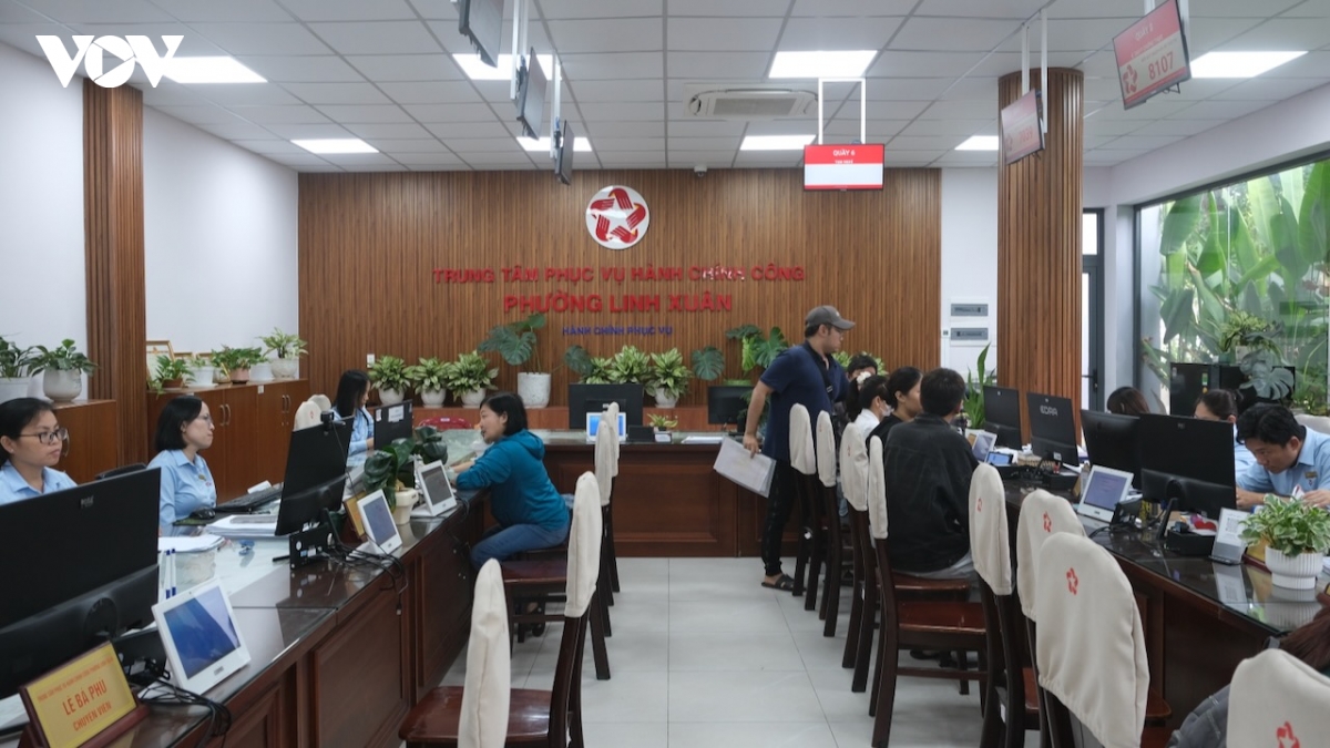 cai cach thu tuc hanh chinh tai tp.hcm huong ve nguoi dan de phuc vu hinh anh 2