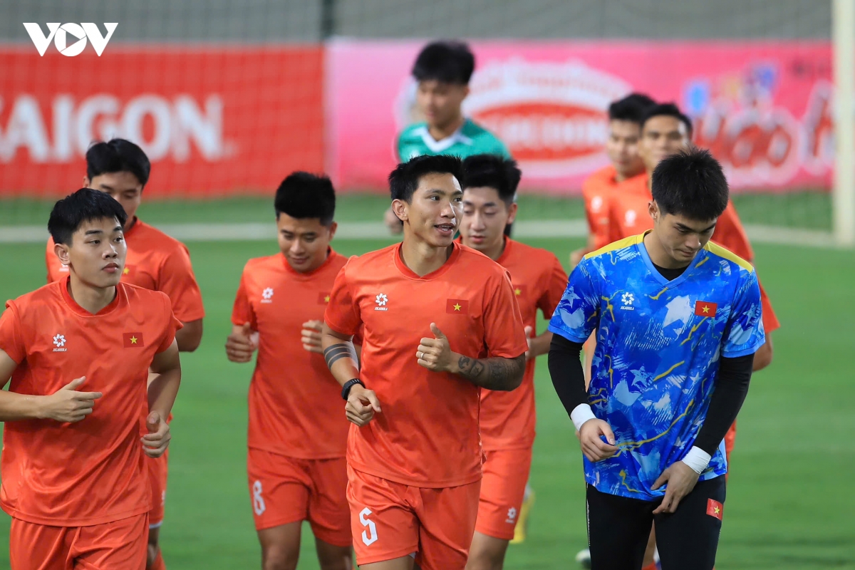 Dt viet nam bat ngo vang dan sao nhap tich o buoi tap truoc tran dau voi campuchia hinh anh 8