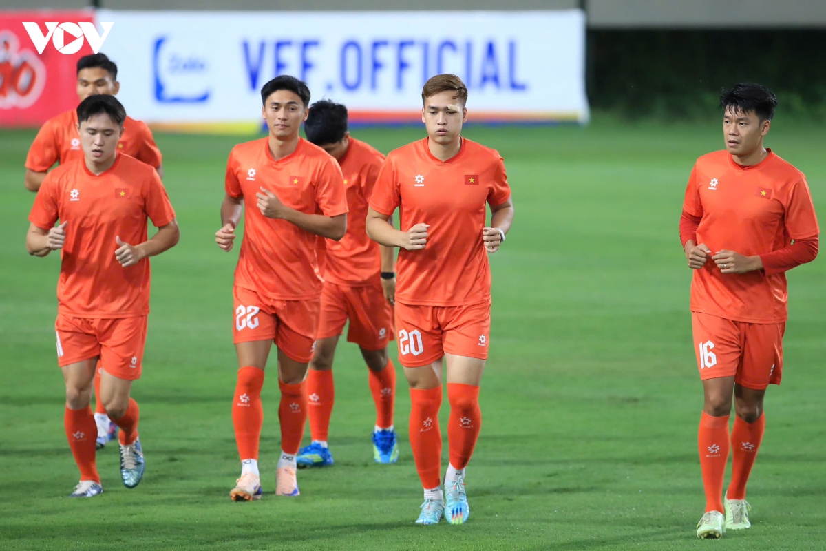 Dt viet nam bat ngo vang dan sao nhap tich o buoi tap truoc tran dau voi campuchia hinh anh 9
