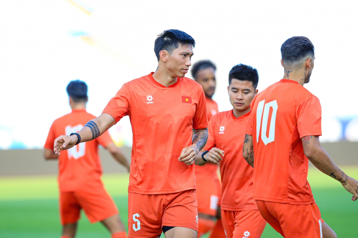 hlv kim sang sik quyet dinh bat ngo truoc ngay Dt viet nam sang malaysia hinh anh 5