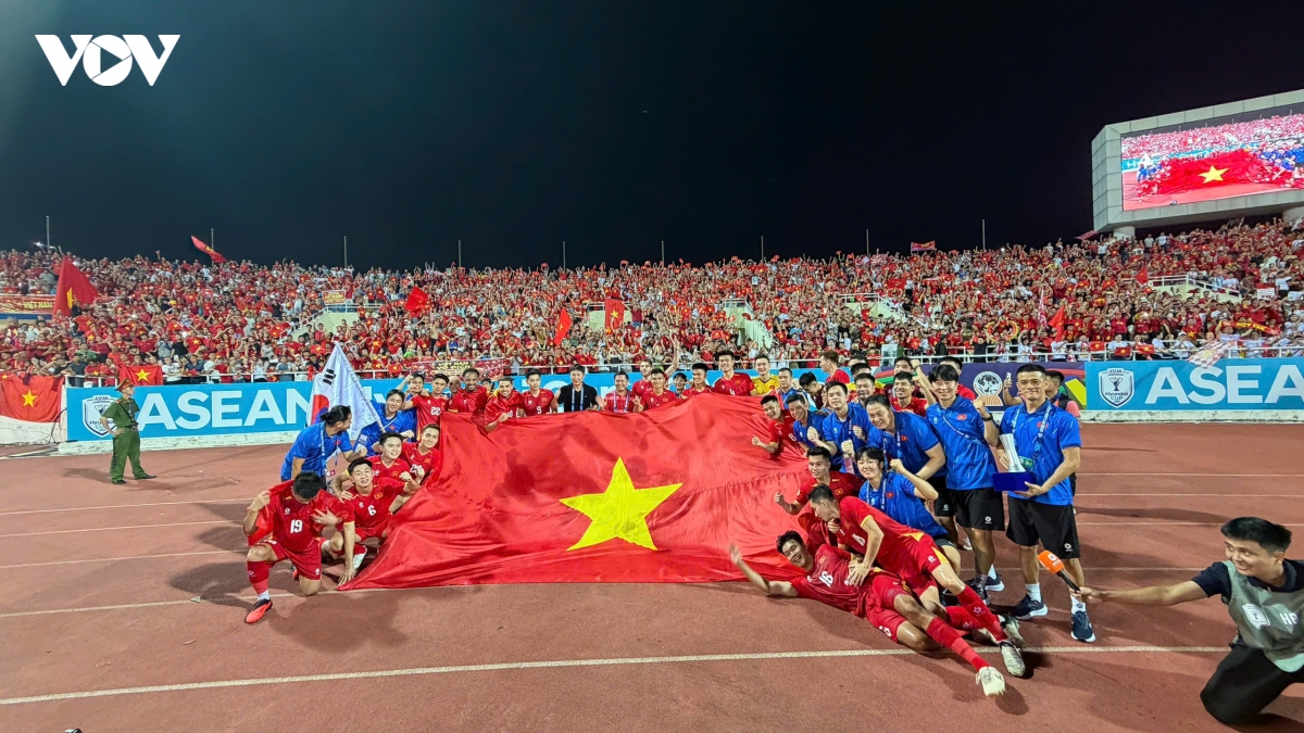 Sân Mỹ Đình "bùng nổ" với màn tri ân người hâm mộ của ĐT Việt Nam