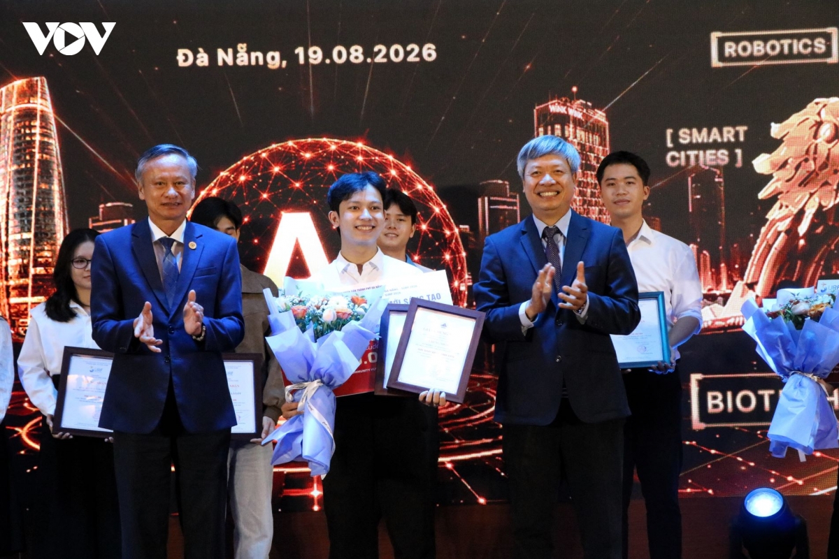 surf 2026 - diem cham giua y tuong va cuoc song hinh anh 1