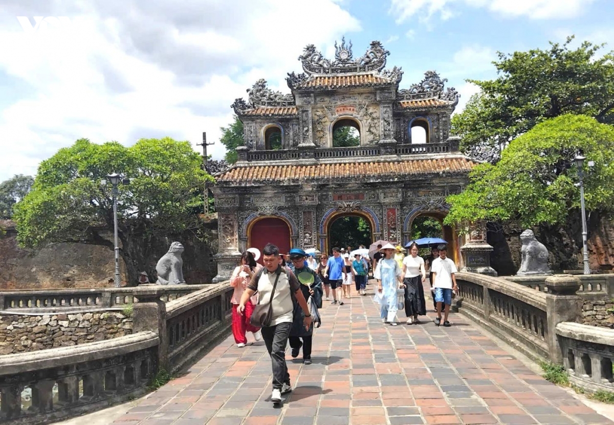 luong du khach den hue du kien tang manh dip le quoc khanh 2 9 hinh anh 2