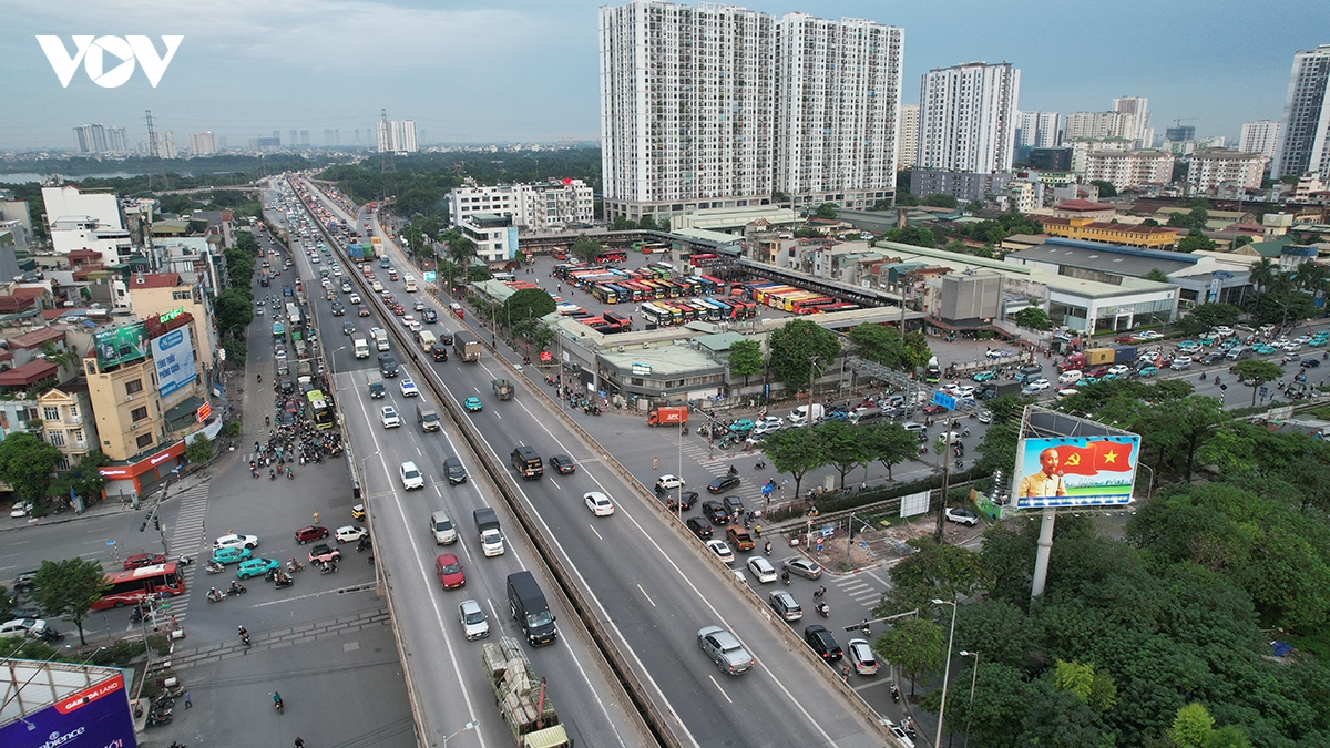 vanh dai 3 tren cao dong nghet, csgt phan luong vao lan khan cap hinh anh 7