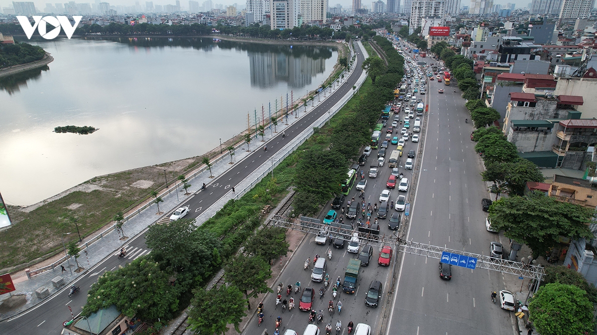 vanh dai 3 tren cao dong nghet, csgt phan luong vao lan khan cap hinh anh 11
