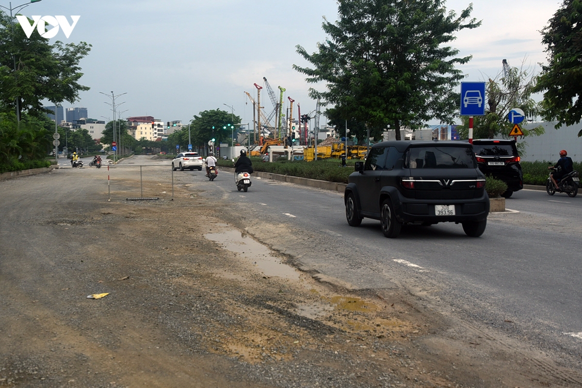 Duong vo chi cong - hoang minh thao van chua tham nhua xong sau khi lam cong ngam hinh anh 11