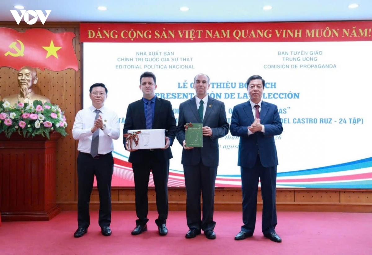fidel castro selected works published in vietnam on 100th birth anniversary picture 1