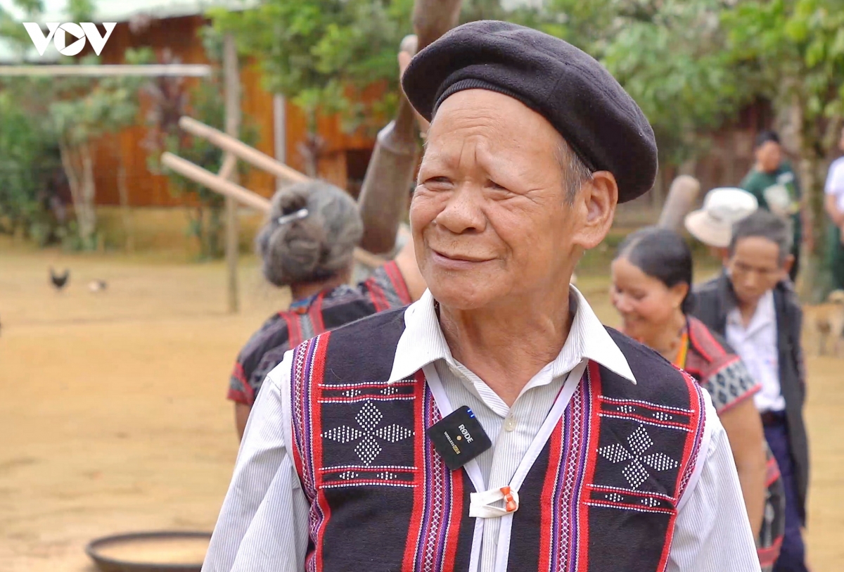 lang aur Da nang ron rang vao mua le mung lua moi cua dong bao co tu hinh anh 3