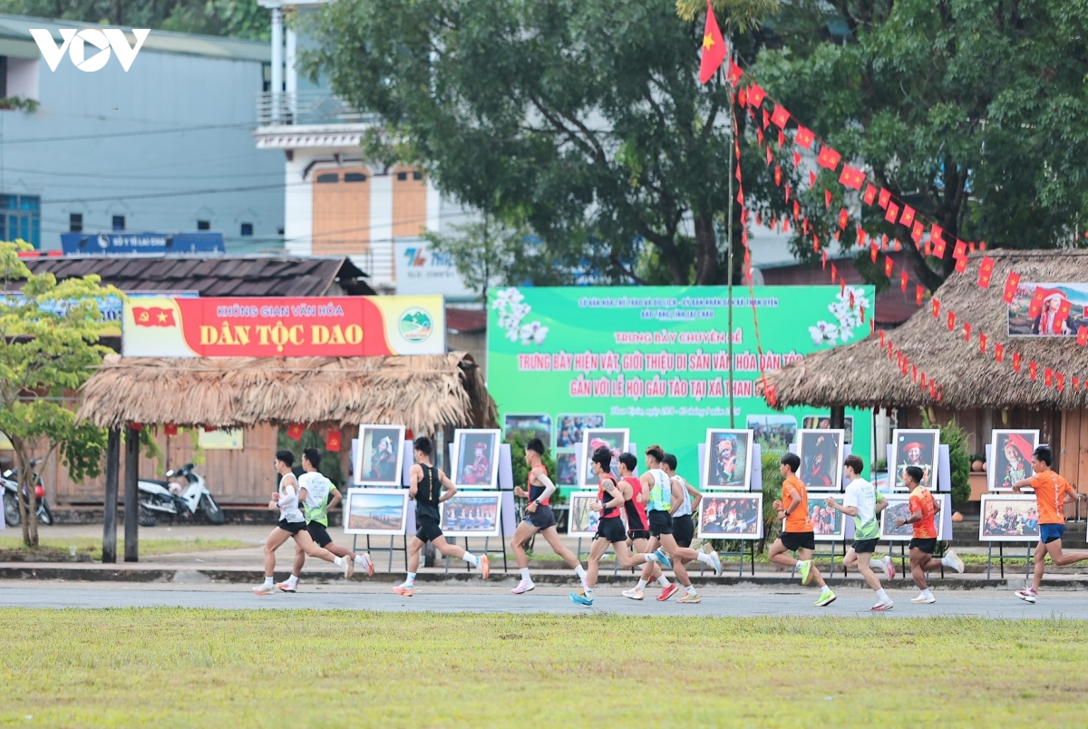 than uyen ron rang don tet Doc lap hinh anh 5