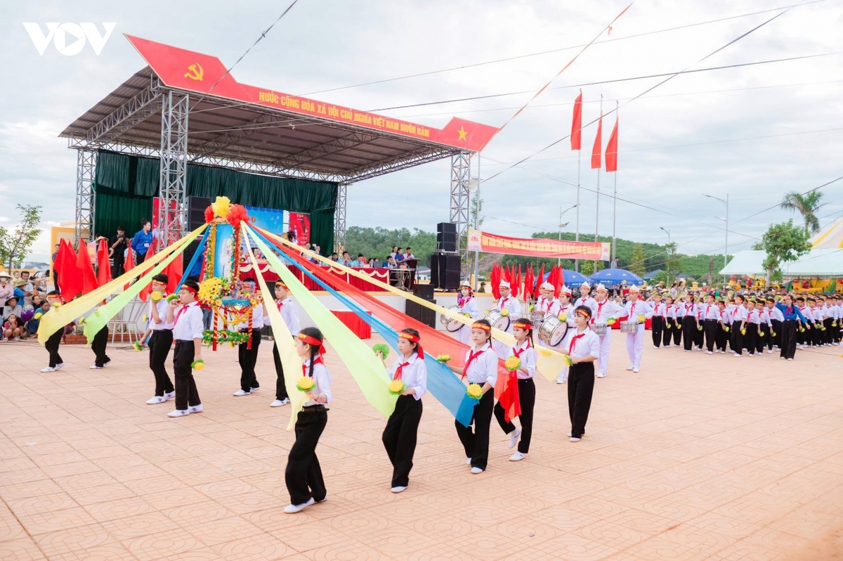 khoanh khac ron rang cua thieu nhi nghe an chao mung quoc khanh 2 9 hinh anh 7