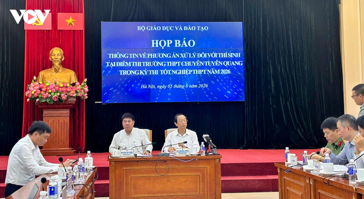 Bộ Giáo dục - Đào tạo giải "bài toán khó" tại điểm thi THPT Chuyên Tuyên Quang