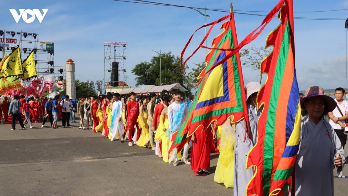 giu gin ban sac van hoa bien tu le hoi cau ngu phan thiet hinh anh 4