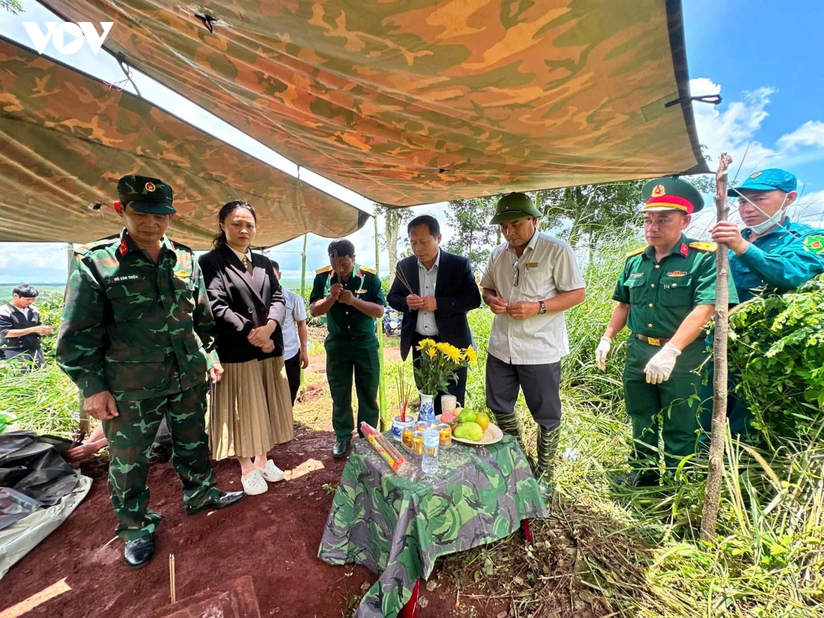Quy tập hài cốt liệt sĩ sau 13 năm được người dân chăm sóc