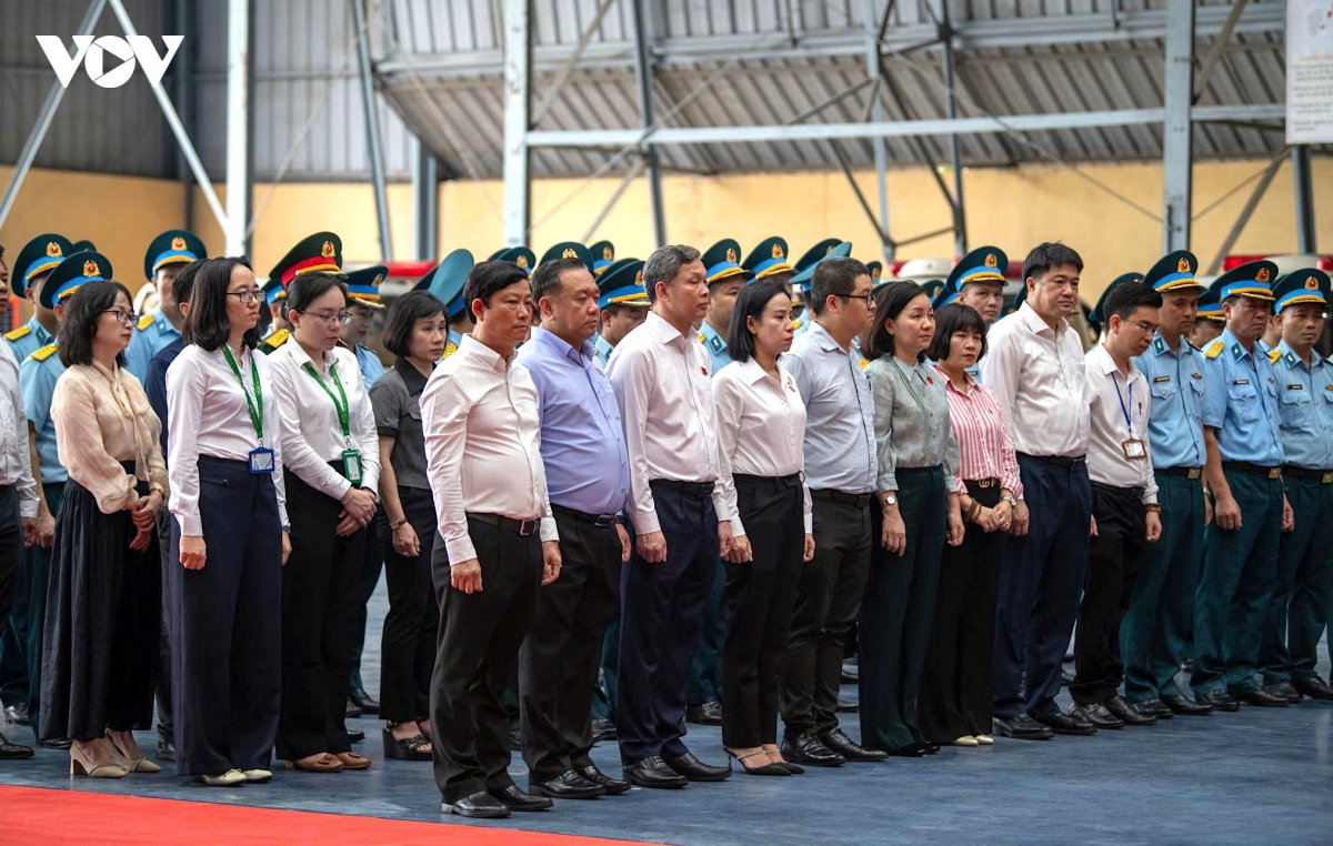 chuyen bay dua 7.104 mau hai cot liet si giam dinh adn da den ha noi hinh anh 6