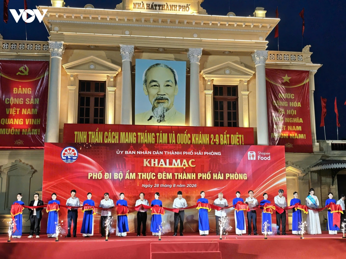 khai truong pho di bo, am thuc dem thanh pho hai phong hinh anh 1