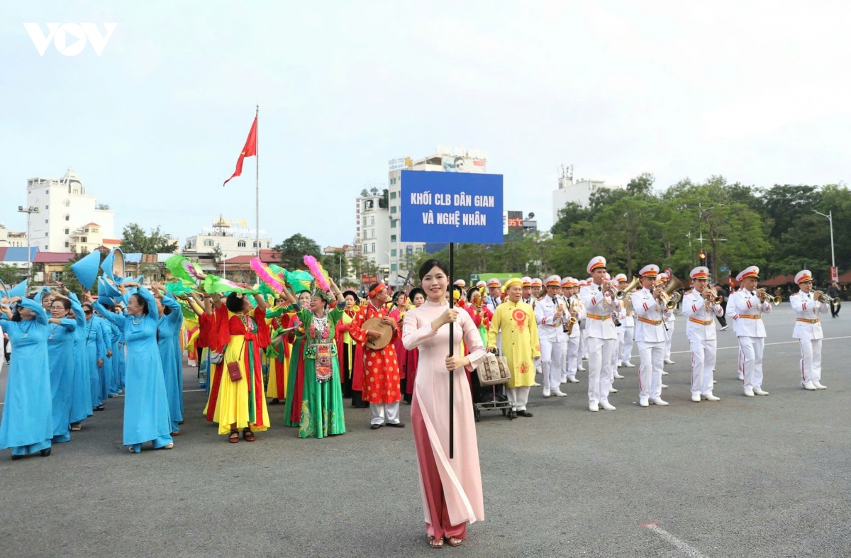 khai truong pho di bo, am thuc dem thanh pho hai phong hinh anh 2
