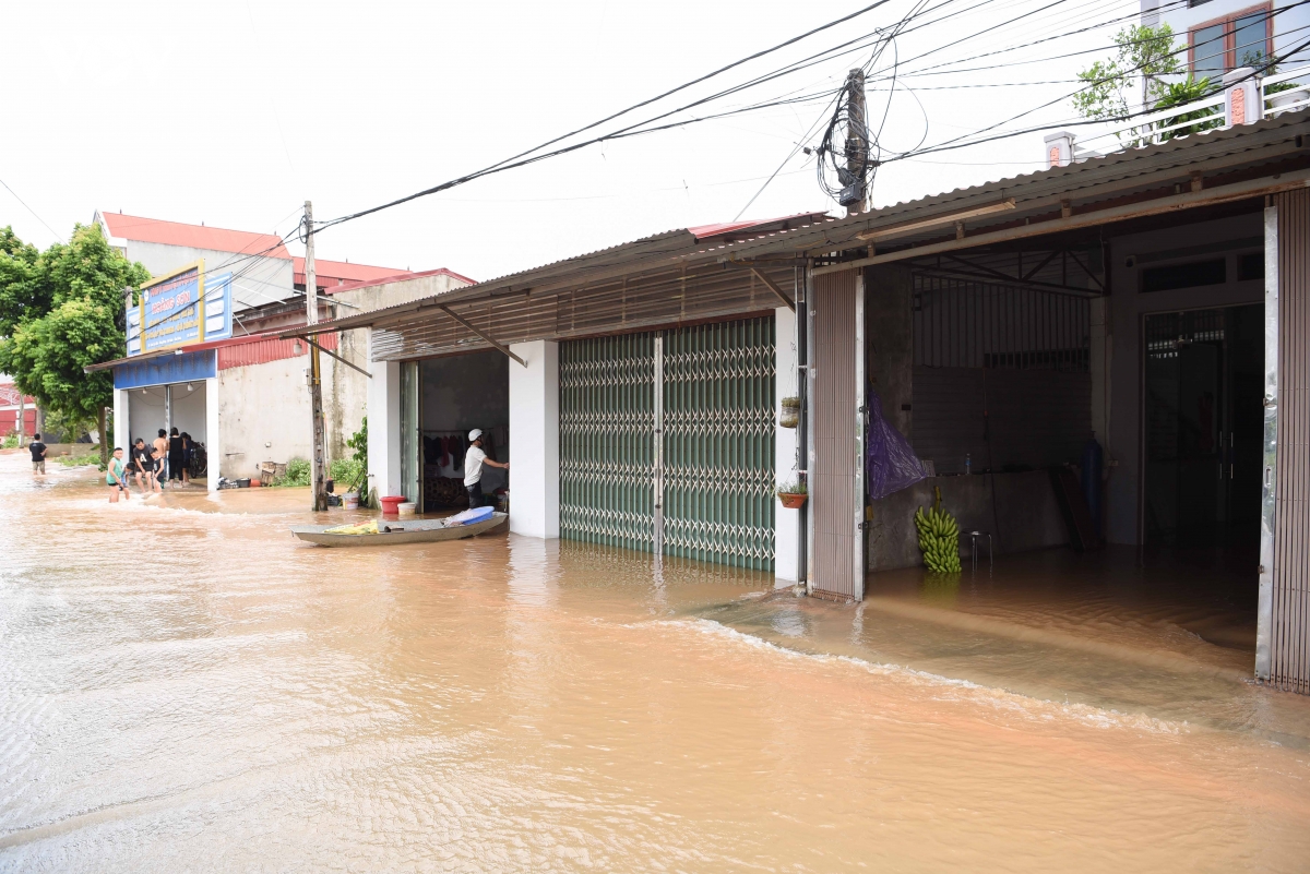 mua lu chia cat nhieu khu vuc, hang nghin ho dan o bac ninh phai di doi hinh anh 6