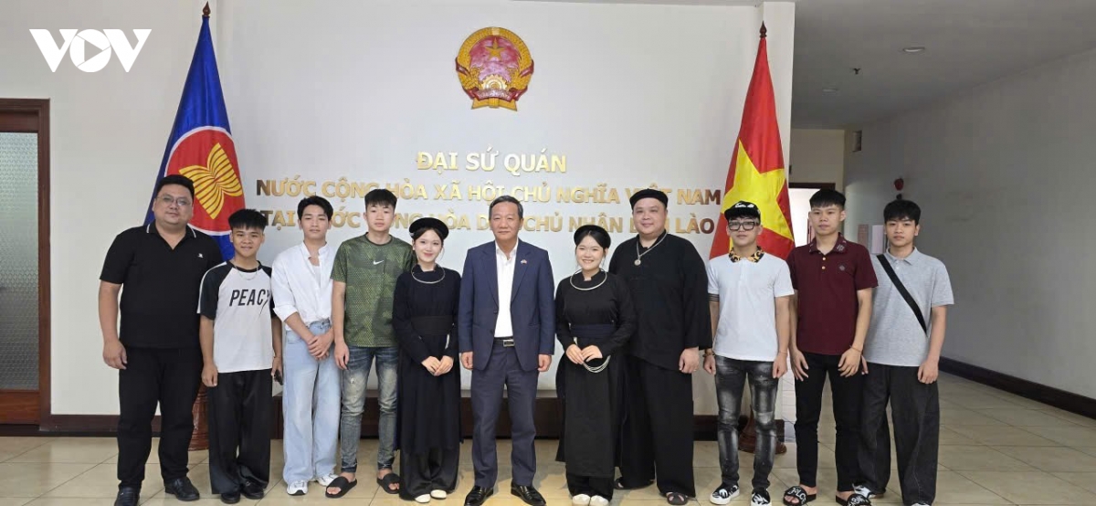 Dua di san then vuot bien gioi, ket noi van hoa viet nam - lao hinh anh 6