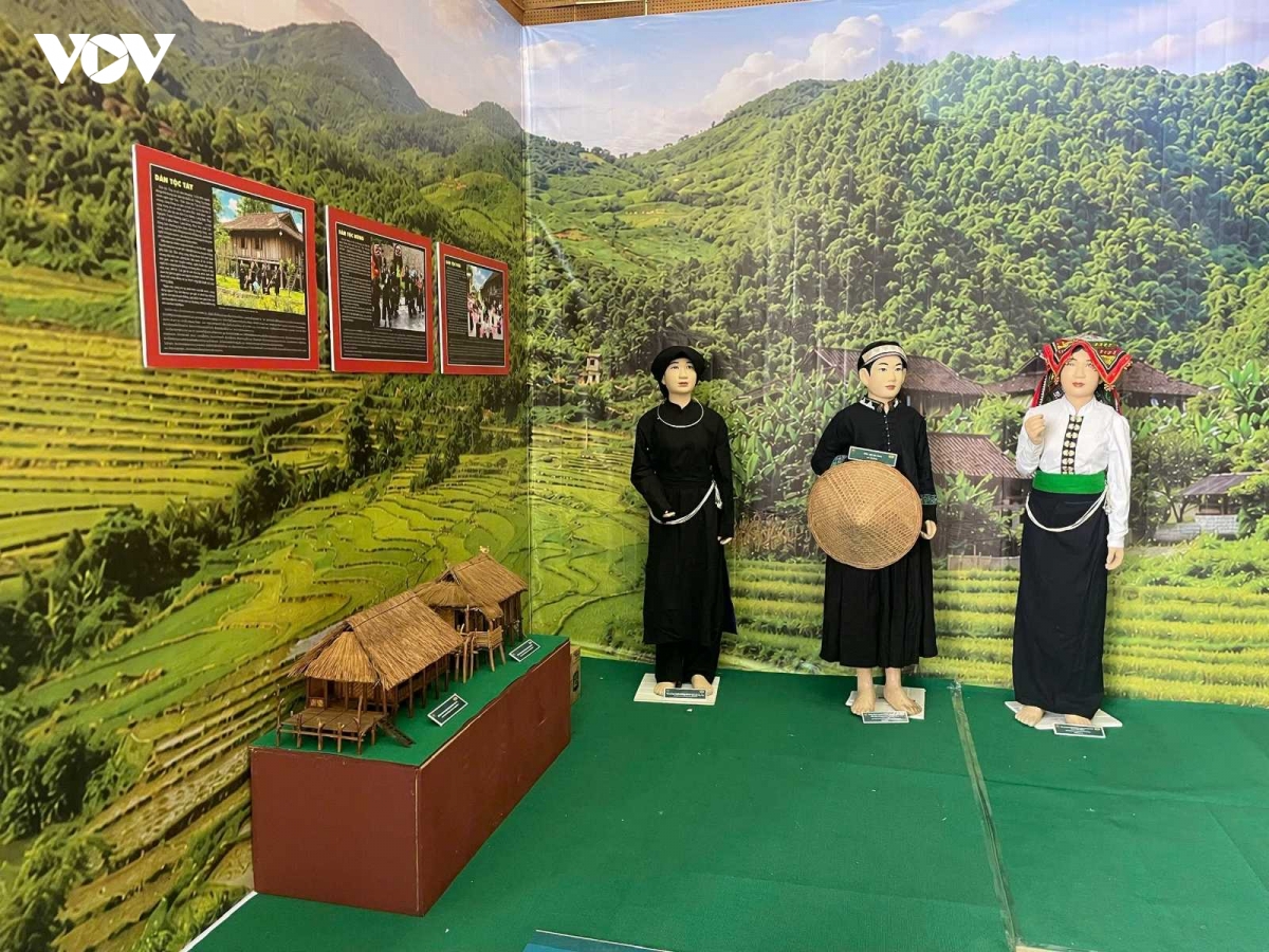 Dua di san then vuot bien gioi, ket noi van hoa viet nam - lao hinh anh 5