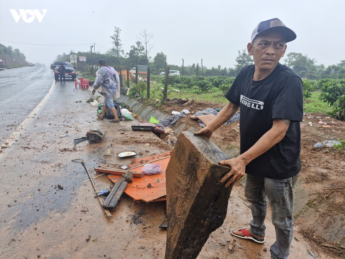 tam giu hinh su tai xe vu lat xe khach lam 4 nguoi tu vong o gia lai hinh anh 2