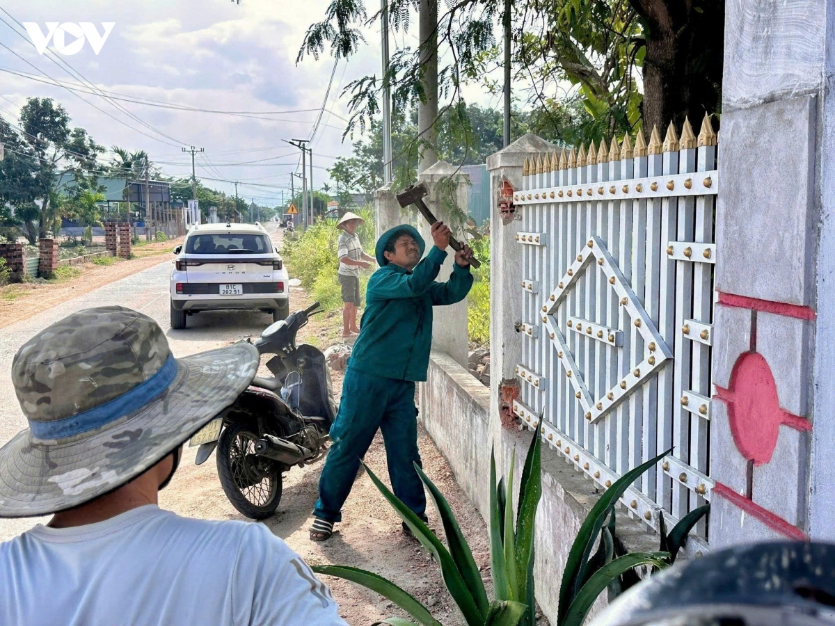hoc bac tu guong mau di dau den lay dan lam goc hinh anh 2