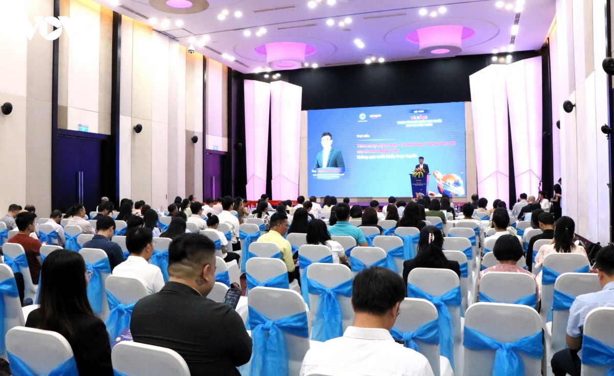Da nang huong den trung tam xuat khau truc tuyen mien trung hinh anh 1
