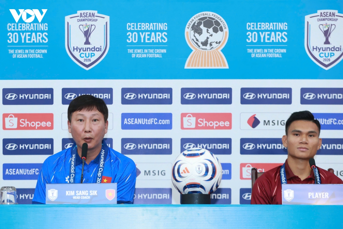 trUc tiEp hOp bAo hlv kim sang sik noi gi truoc tran viet nam vs malaysia hinh anh 3