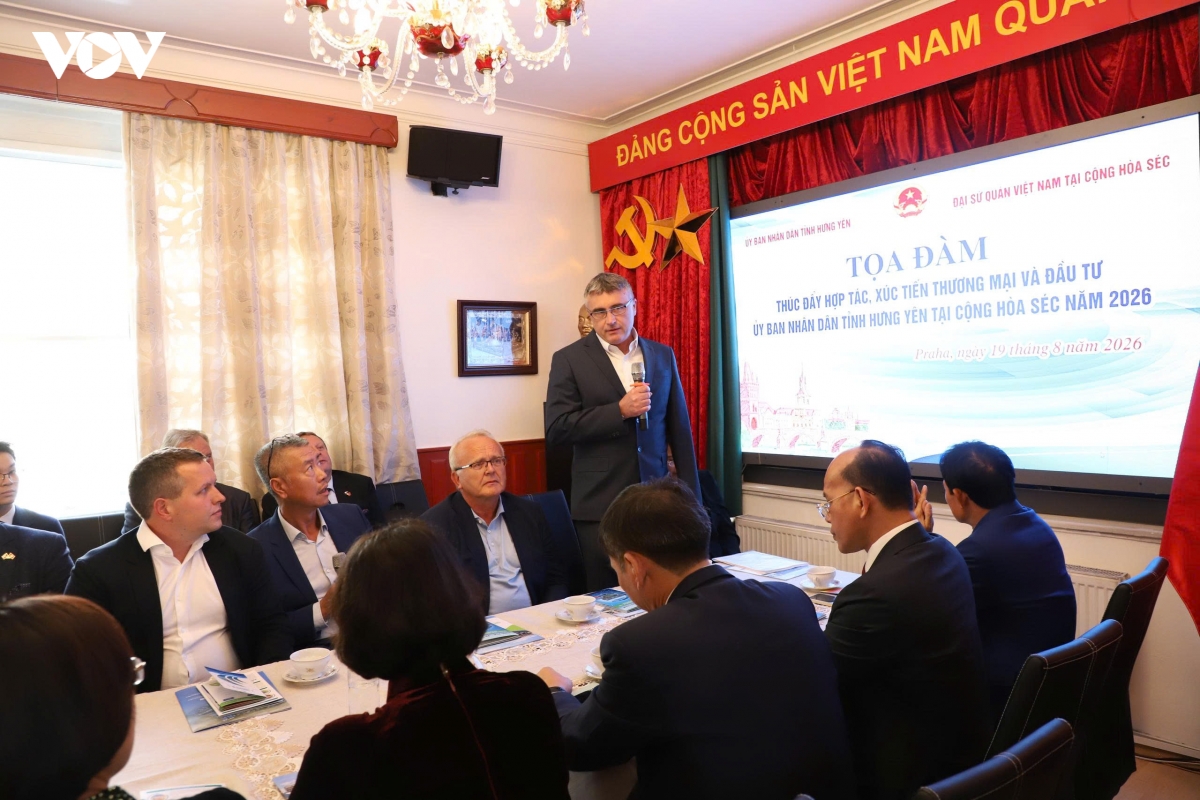 hung yen day manh xuc tien thuong mai va dau tu tai cong hoa sec hinh anh 3