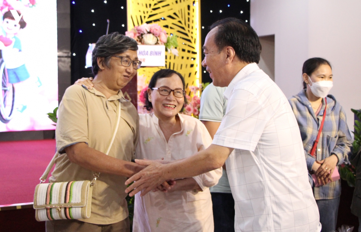 nhung mai am tron yeu thuong cua nguoi khuyet tat hinh anh 5