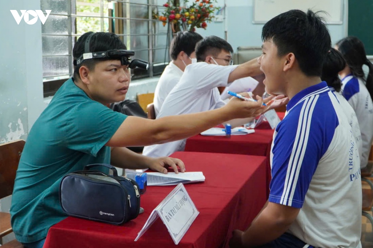 khu Dong tp.hcm tang toc kham suc khoe toan dan hinh anh 3