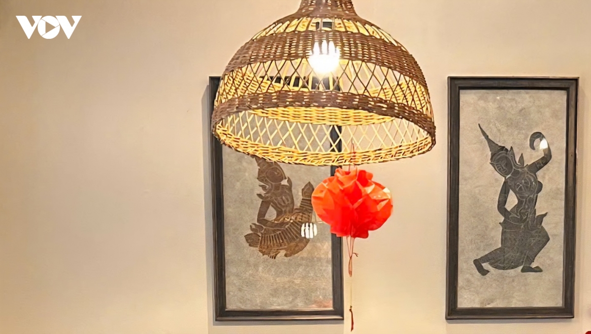 Trên có bóng đèn, lời thề và ý thức tự giác tuân thủ