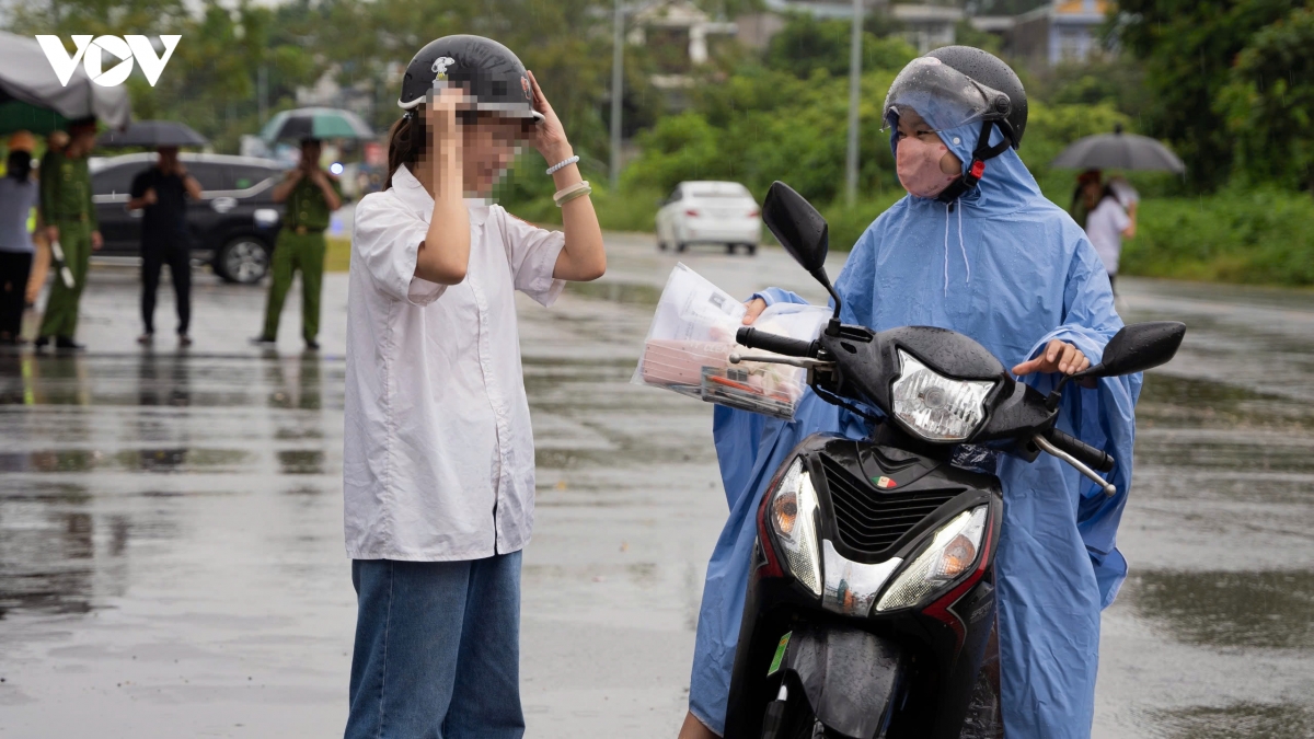 Đề Văn thi lại Tuyên Quang: “Mềm” nhưng không dễ hơn lần 1?