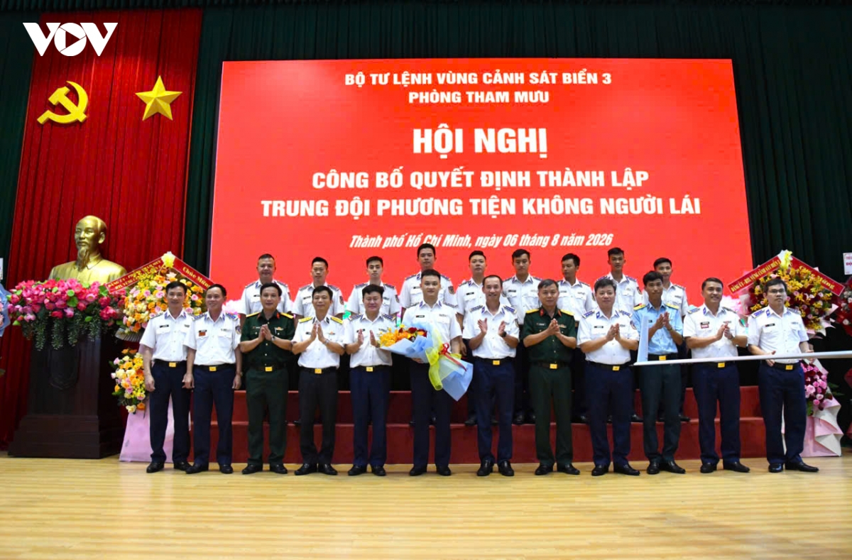 ra mat trung doi phuong tien khong nguoi lai tai canh sat bien vung 3 hinh anh 2